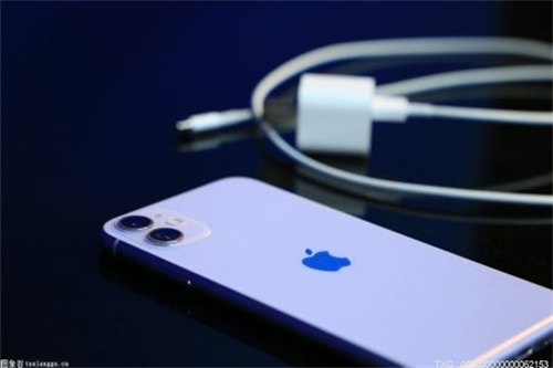 抢先预览！苹果第四代iPhoneSE4渲染图曝光 6.1寸刘海屏